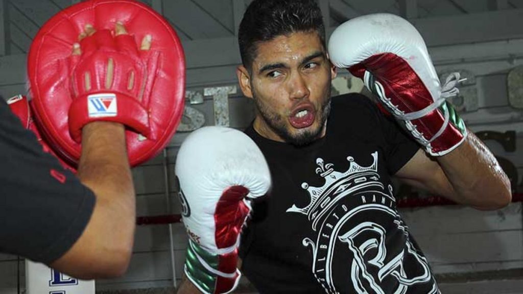 Gilberto Ramírez (Mikey Williams Top Rank)