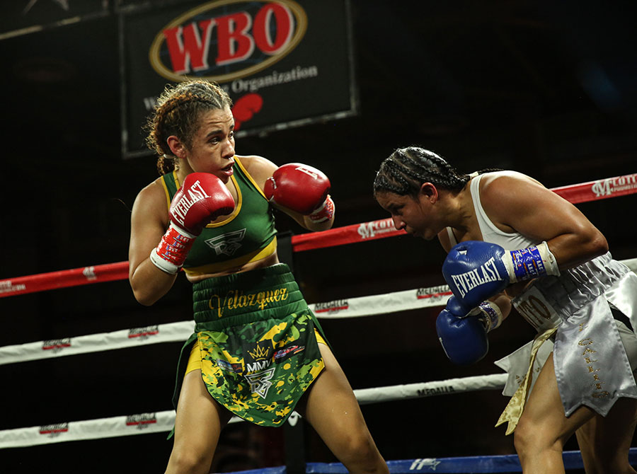 Vivian-Velazquez-vs-Amarilis-Adorno (Foto Cortesía Miguel Cotto Promotions)