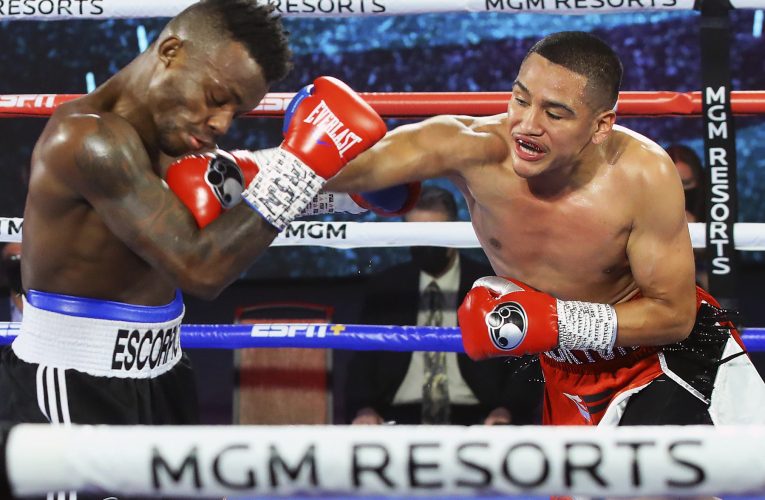 GABRIEL FLORES JR CON PALIZA ANTE JOSEC RUÍZ