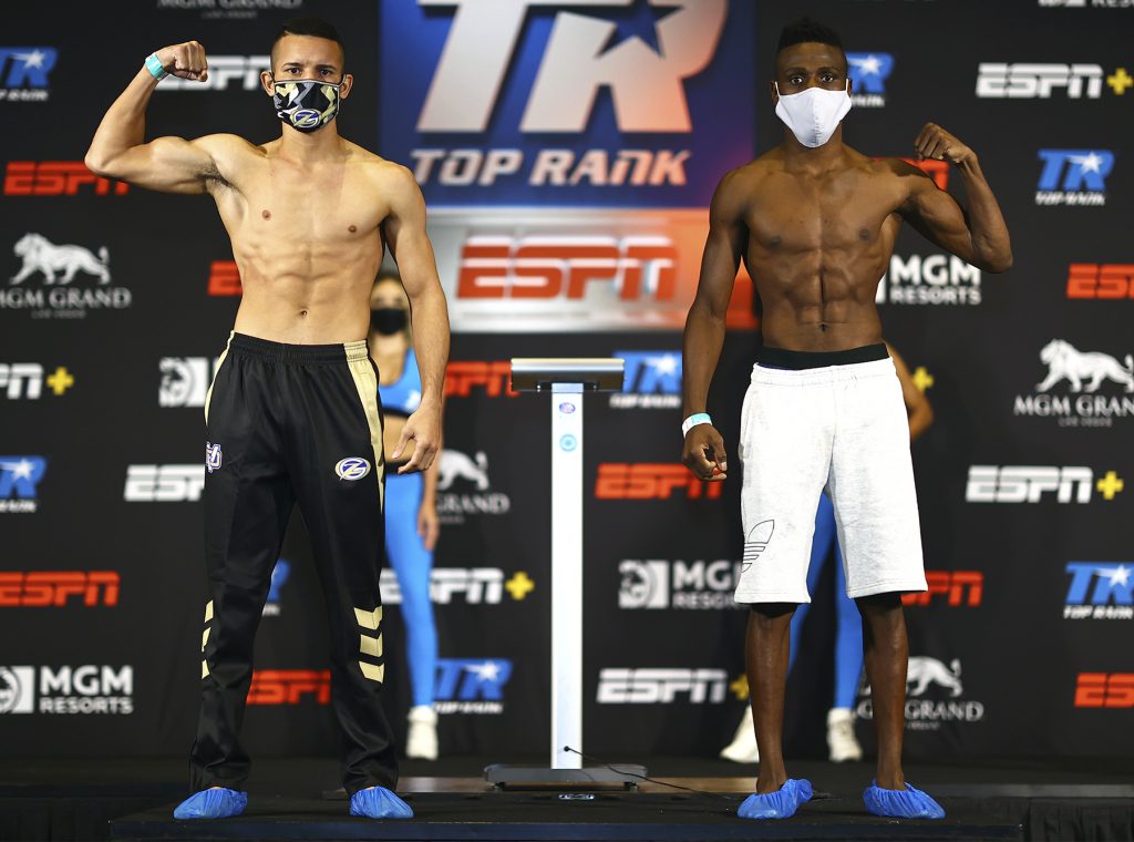 Orlando_Gonzalez_vs_Luis Porozo_pose (Mikey Williams Top Rank)