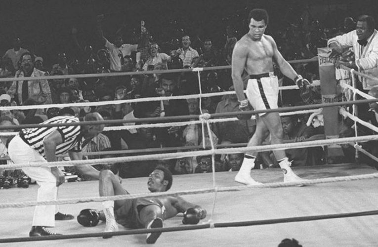 Zach Clayton fue el primer árbitro negro en un campeonato de peso pesado