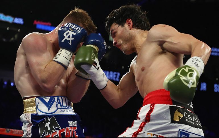 Canelo Álvarez & Julio César Chávez Jr (HBO Boxing)