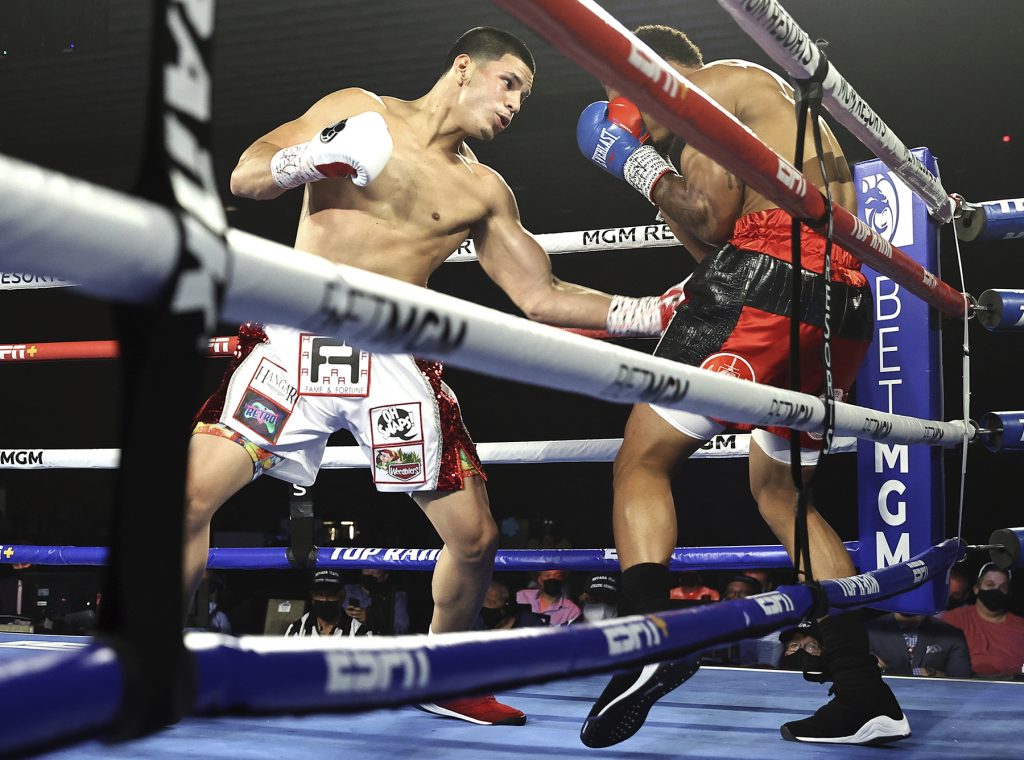 Edgar Berlanga & Eric Moon (Mikey Williams Top Rank)