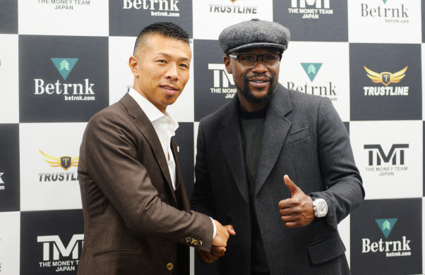 Takashi Uchiyama & Floyd Mayweather (RIZIN)