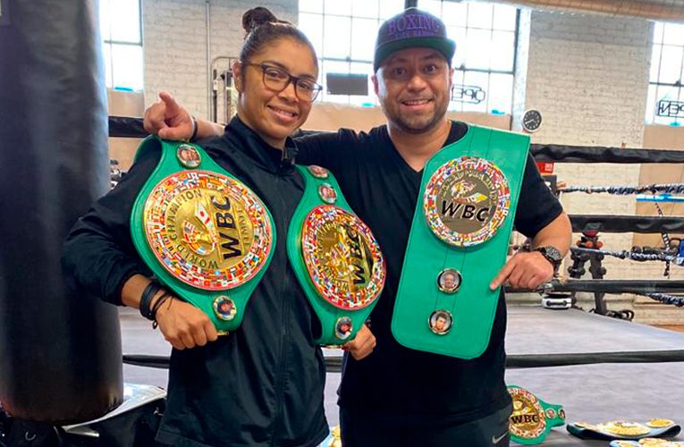 JESSICA MCCASKILL RECIBE CINTURÓN DEL CONSEJO MUNDIAL DE BOXEO