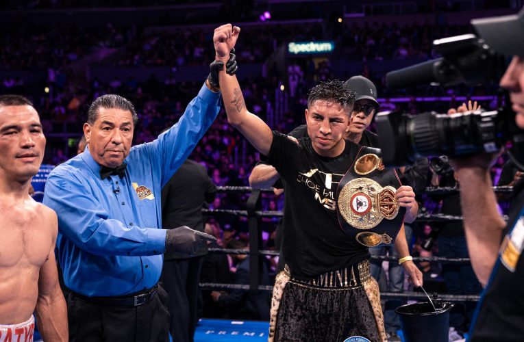MARIO BARRIOS REGRESA DEFENDIENDO CORONA MUNDIAL EN VELADA DAVIS VS SANTA CRUZ