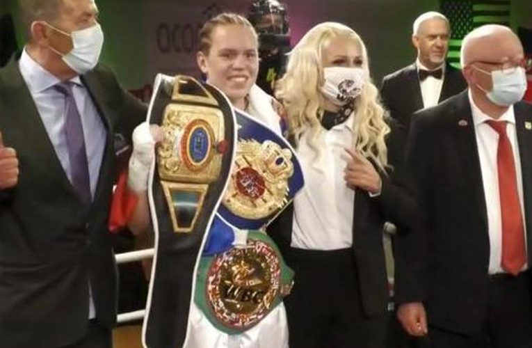 EMA KOZIN DERROTA A URUGUAYA CHRIS NAMÚS EN DUELO TITULAR