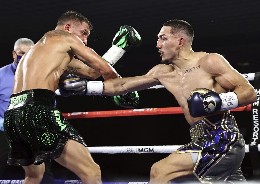 Vasyl Lomachenko & Teófimo López (Mikey Williams Top Rank)