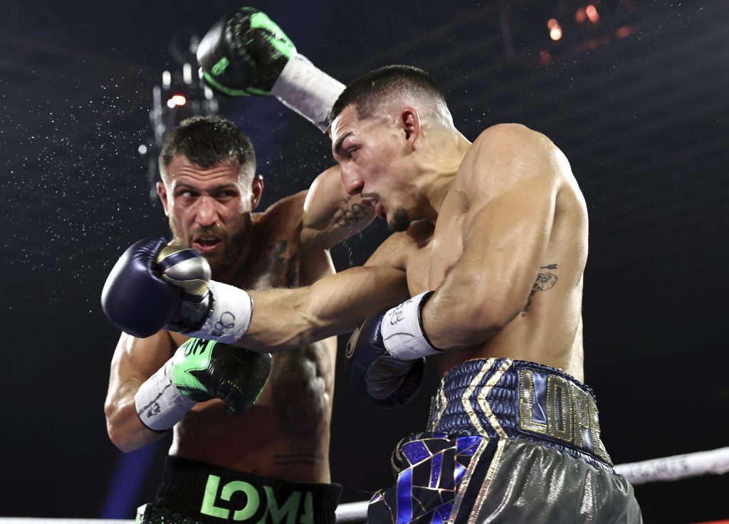 Vasyl Lomachenko & Teófimo López (Mikey Williams Top Rank)