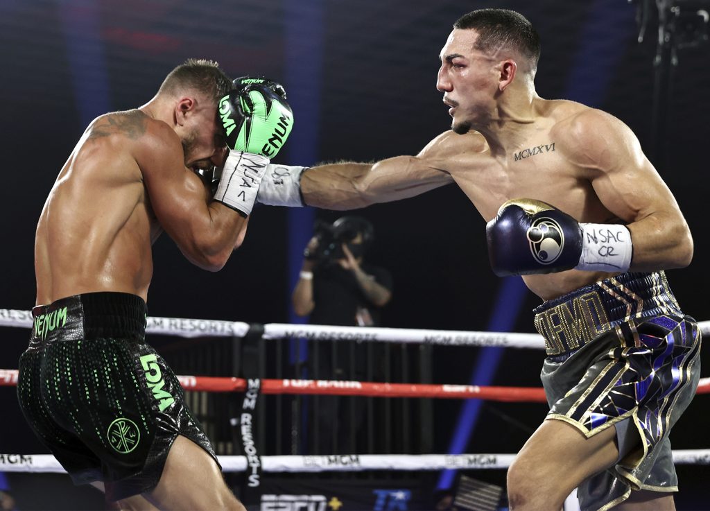 Vasyl Lomachenko & Teófimo López (Mikey Williams Top Rank)
