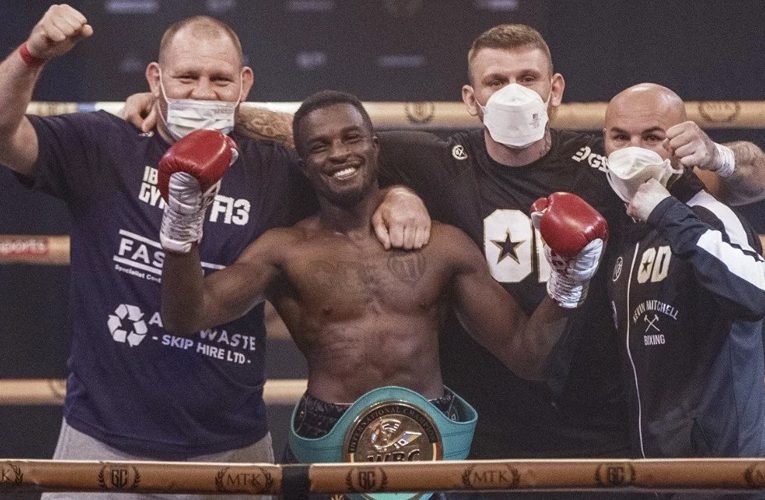 OHARA DAVIES DERROTÓ A TYRONE MCKENNA EN BUEN COMBATE